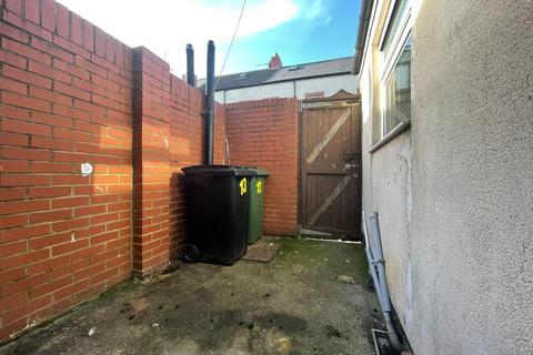 2 bedroom terraced house to rent, Dent Street, Hartlepool