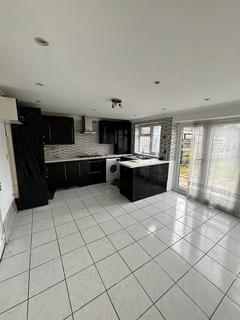 4 bedroom terraced house to rent, Spencer Road, Ilford, Essex, IG3