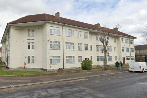 2 bedroom flat to rent, Blundell Road, Edgware