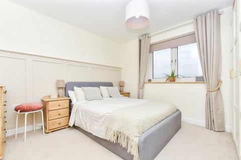 2 bedroom flat for sale, Bailey Place, Crowborough, East Sussex