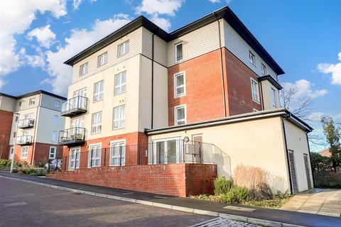 2 bedroom flat for sale, Bailey Place, Crowborough, East Sussex