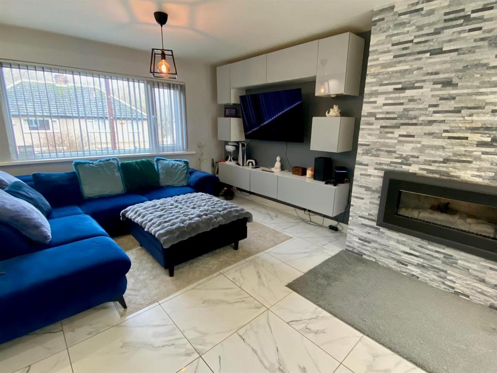 Lounge (new).jpg