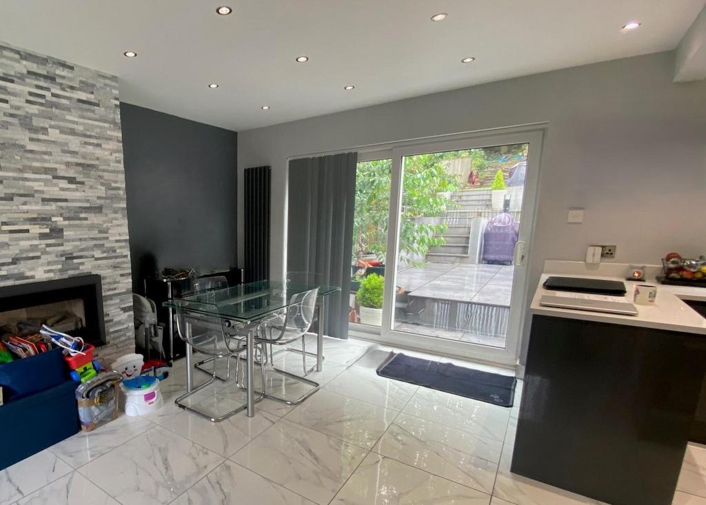 DINING AREA - kitchen.jpg