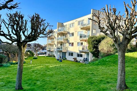 2 bedroom flat for sale, Livermead Hill, Torquay