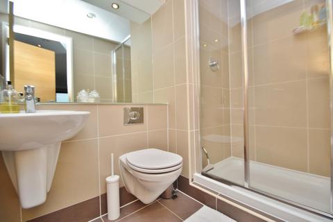 2 bedroom flat to rent, One Brewery Wharf, Waterloo Street, Leeds LS10