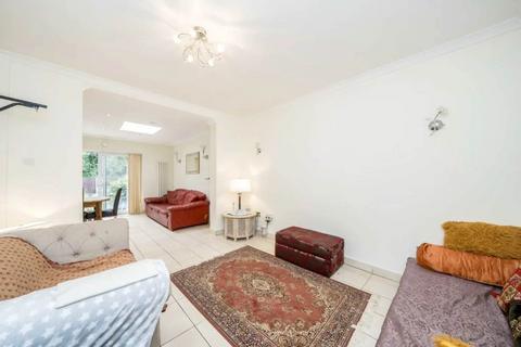 5 bedroom semi-detached house for sale, Park Road, Feltham