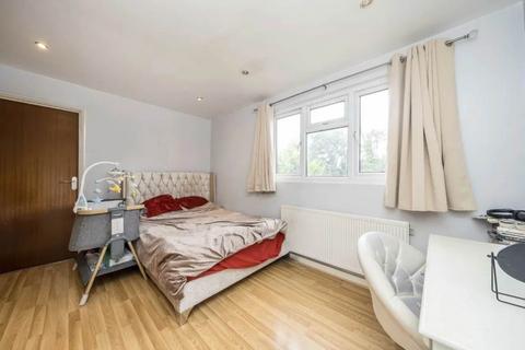 5 bedroom semi-detached house for sale, Park Road, Feltham