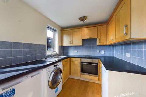 1 bedroom flat for sale, Chequers Court, Aylesbury