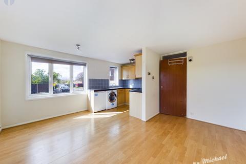 1 bedroom flat for sale, Chequers Court, Aylesbury