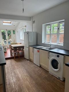 4 bedroom terraced house to rent, Cornwall Road, Bristol BS7