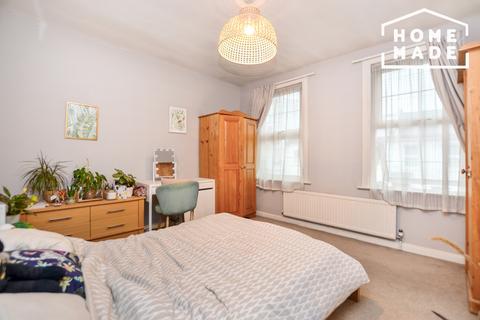 3 bedroom terraced house to rent, Ashbourne Terrace. Wimbledon SW19