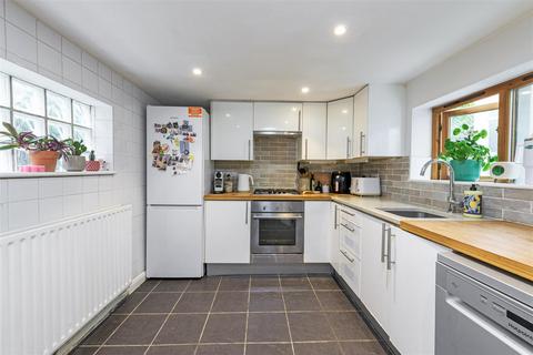 1 bedroom flat to rent, Haldon Road, London