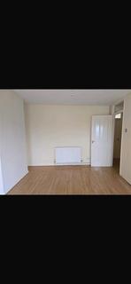 2 bedroom flat to rent, Nazeing Road, Nazeing, Waltham Abbey