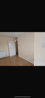 2 bedroom flat to rent, Nazeing Road, Nazeing, Waltham Abbey