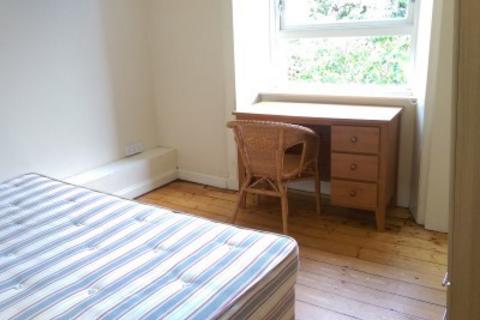 3 bedroom flat to rent, Downfield Place, Edinburgh, EH11