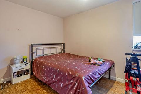 7 Bledlow Close, London, SE28 8HF