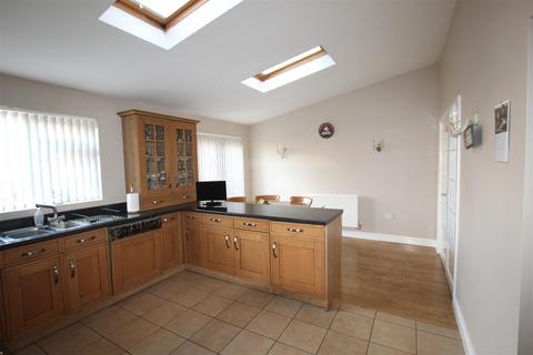 3 bedroom detached house for sale, Highgate Avenue, Birstall Leicester