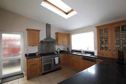 3 bedroom detached house for sale, Highgate Avenue, Birstall Leicester