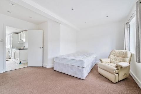 3 bedroom apartment to rent, Richmond Road, Kingston upon Thames, KT2