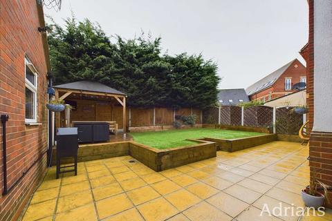 3 bedroom semi-detached house for sale, Samuel Manor, Chelmsford