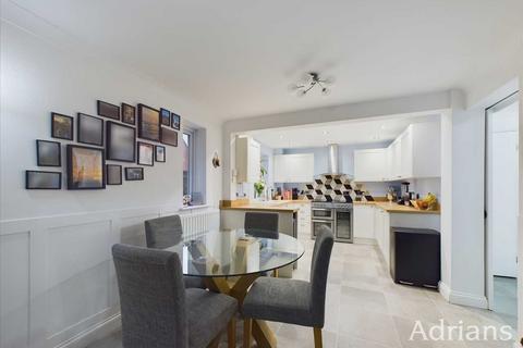 15 Samuel Manor, Springfield, Chelmsford, CM2 6PU