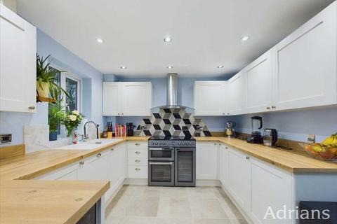 15 Samuel Manor, Springfield, Chelmsford, CM2 6PU