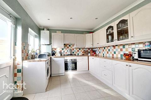 4 bedroom semi-detached house for sale, Southsea Avenue, Minster