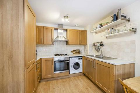 2 bedroom flat to rent, Maltings Close, London E3