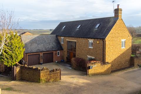 4 bedroom barn conversion for sale, Kettle Close, Grimscote, NN12