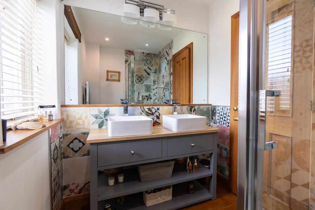 En-suite to Bedroom 2