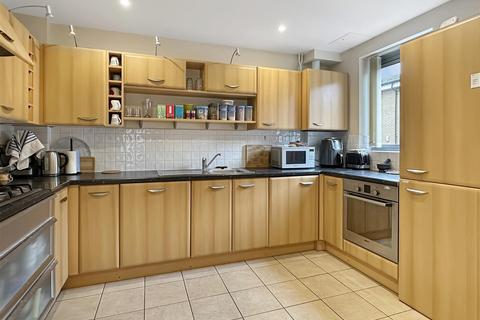 2 bedroom flat for sale, Rustat Avenue, Cambridge CB1