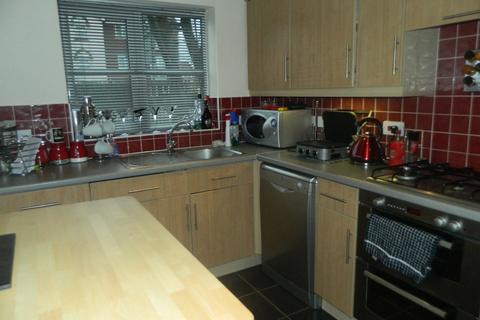 2 bedroom flat to rent, Starling Close, Sharston, Manchester