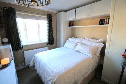14 Blyth Walk, Upminster, RM14 1RR