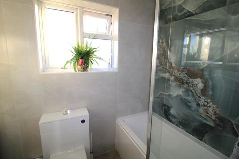 14 Blyth Walk, Upminster, RM14 1RR