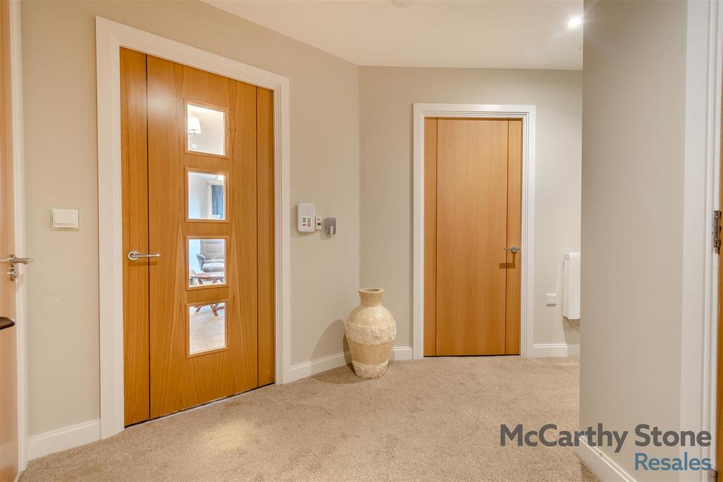 8633325-interior09.jpg