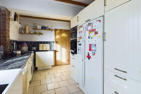 565 Crewe Road, Wistaston, Crewe, CW2 6PU