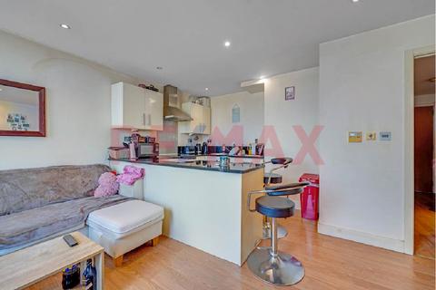 1 bedroom flat for sale, The Galley, Basin Approach, London E16