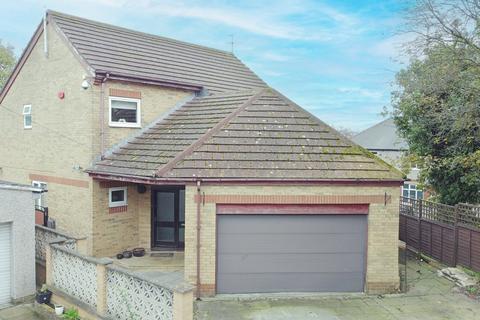 6 bedroom detached house for sale, Highlands Close, Horton Bank Top, Bradford, BD7