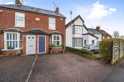 2 bedroom semi-detached house for sale, Matthewsgreen Road, Wokingham, Berkshire