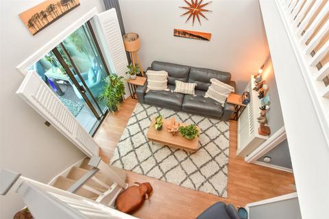 51 Low Meadow, Halling, Rochester, ME2 1LX