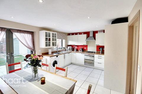 4 bedroom townhouse for sale, High Street, Northampton