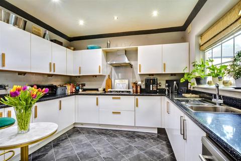 3 bedroom flat for sale, Alexandra Street, Nottingham