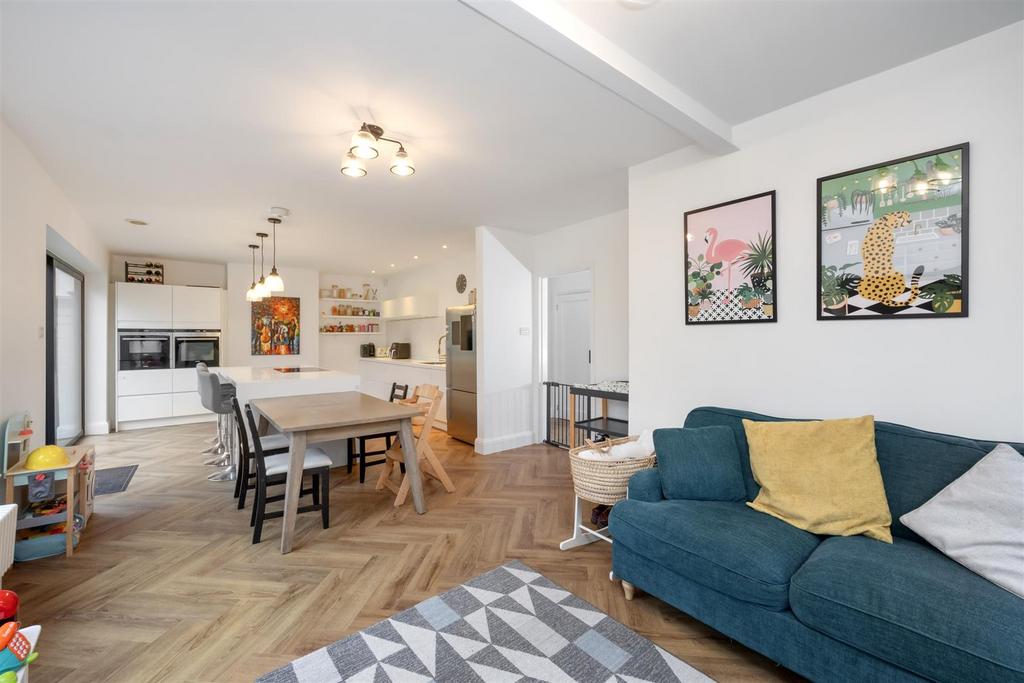 Kitchen/Dining Room