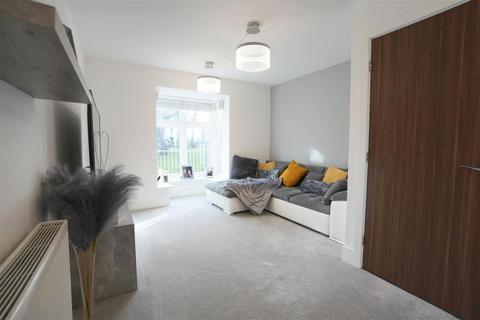 22 Tailor Close, Scholes, Cleckheaton, BD19 6AT