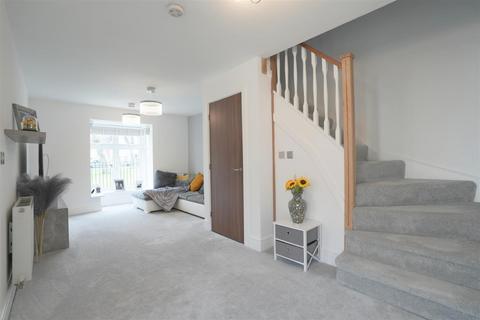 22 Tailor Close, Scholes, Cleckheaton, BD19 6AT