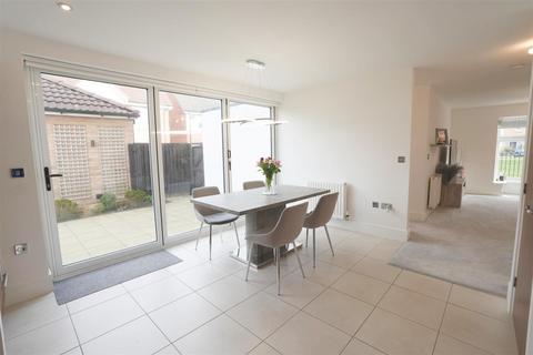 22 Tailor Close, Scholes, Cleckheaton, BD19 6AT