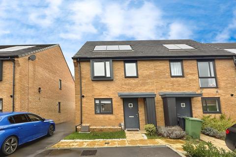 2 bedroom end of terrace house for sale, Condor Way, Basingstoke, Hampshire