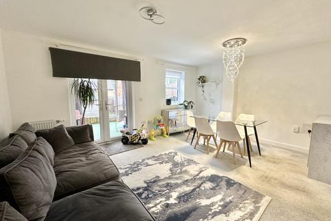 2 bedroom end of terrace house for sale, Condor Way, Basingstoke, Hampshire