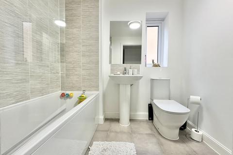 51 Condor Way, Basingstoke, RG24 9YA