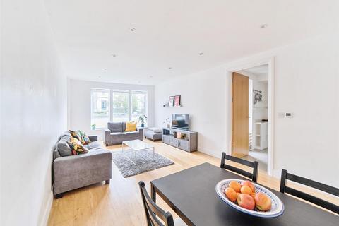 3 bedroom flat for sale, The Avenue, London,NW6